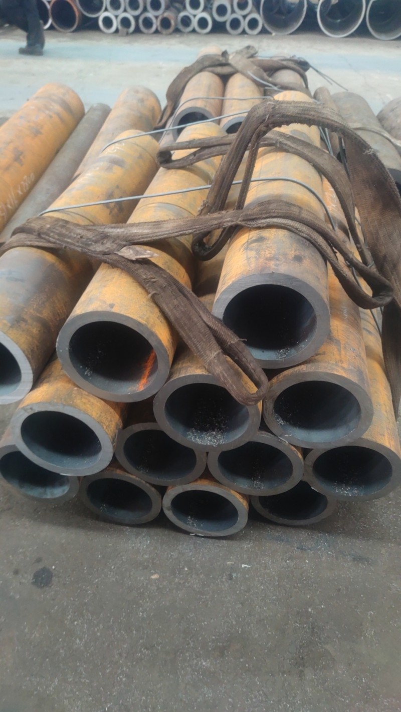 九龙九龙九龙15CrMoG无缝钢管切割